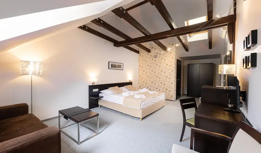 Bazilika alatti Panzi Esztergom - Pnksd 