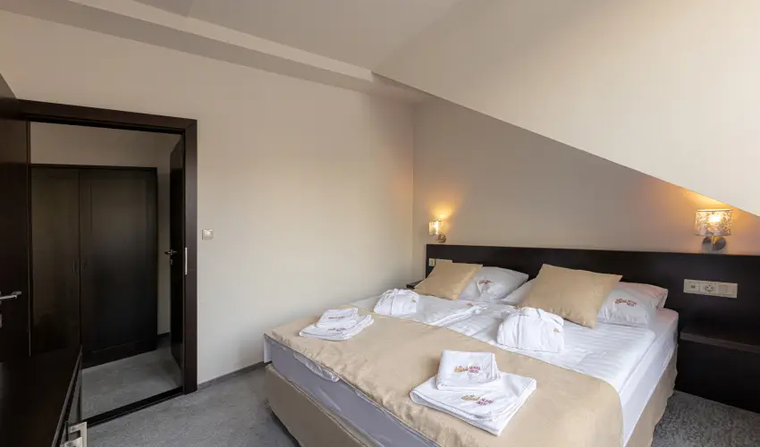 Bazilika alatti Panzi Esztergom - Pnksd 