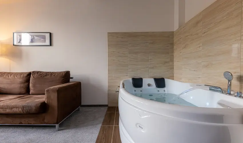 Bazilika alatti Panzi Esztergom - Pnksd 