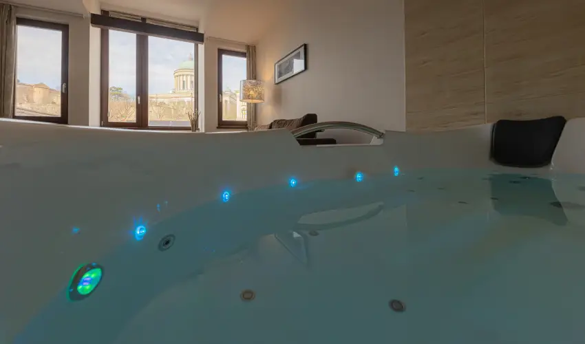 Bazilika alatti Panzi Esztergom - Pnksd 