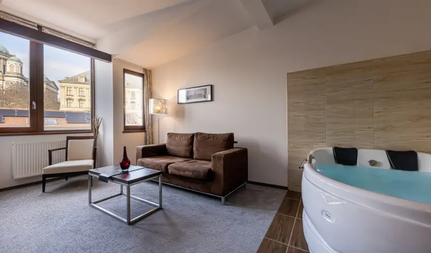 Bazilika alatti Panzi Esztergom - Pnksd 