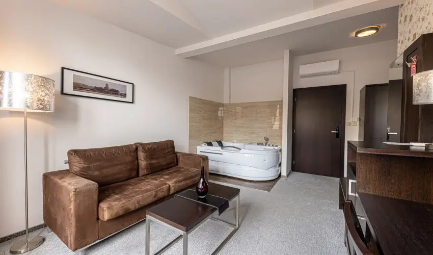 Bazilika alatti Panzi Esztergom - Pnksd 