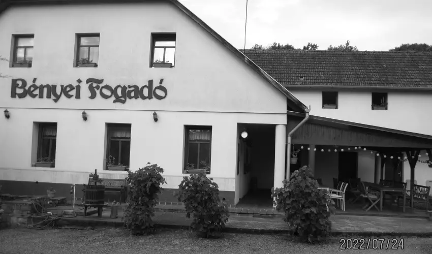 B�nyei Fogad� �s �tterem Erd�b�nye - P�nk�sd 