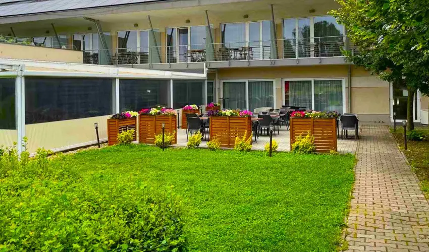 Sz�pia Bio & Art Hotel Zs�mb�k - P�nk�sd - teljes el�refizet�ssel (min. 2 �j)