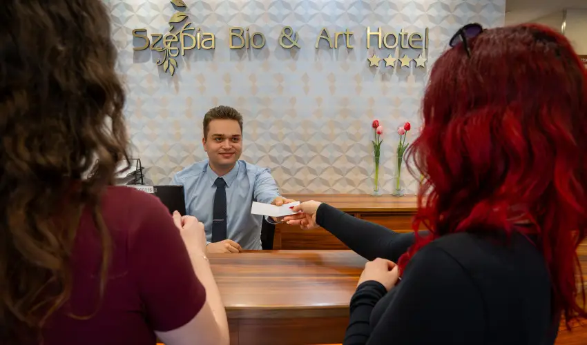 Sz�pia Bio & Art Hotel Zs�mb�k - P�nk�sd - teljes el�refizet�ssel (min. 2 �j)