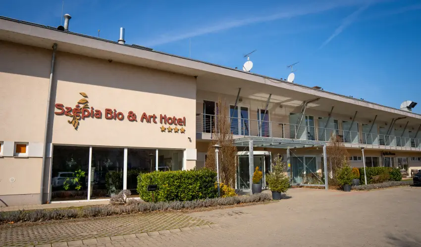 Sz�pia Bio & Art Hotel Zs�mb�k - P�nk�sd - teljes el�refizet�ssel (min. 2 �j)