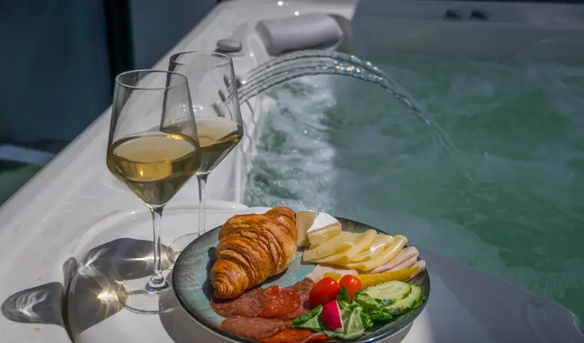 BJ81 Suite Hotel Sifok - Pnksd (min. 3 j)