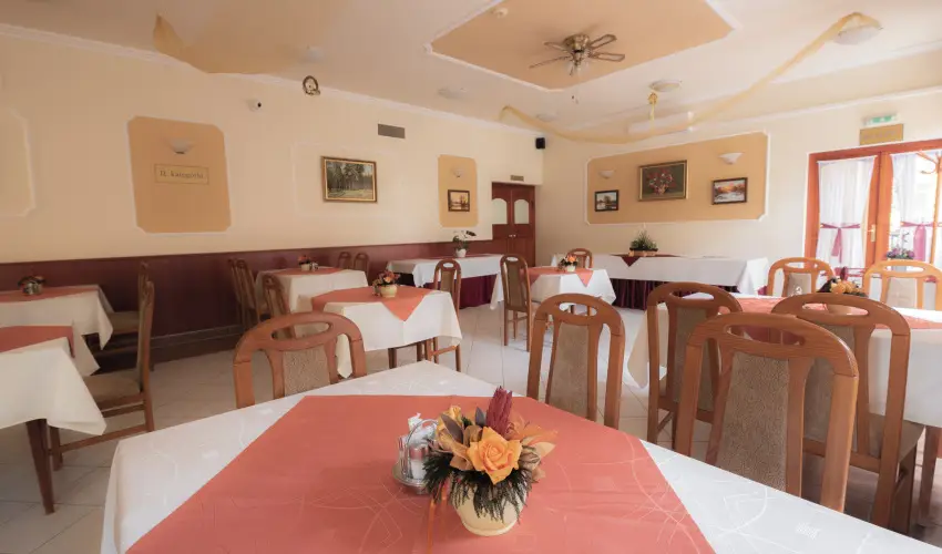 Boglrka Panzi-tterem  Mezkvesd - Pnksd (min. 2 j)