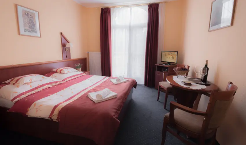 Boglrka Panzi-tterem  Mezkvesd - Pnksd (min. 2 j)