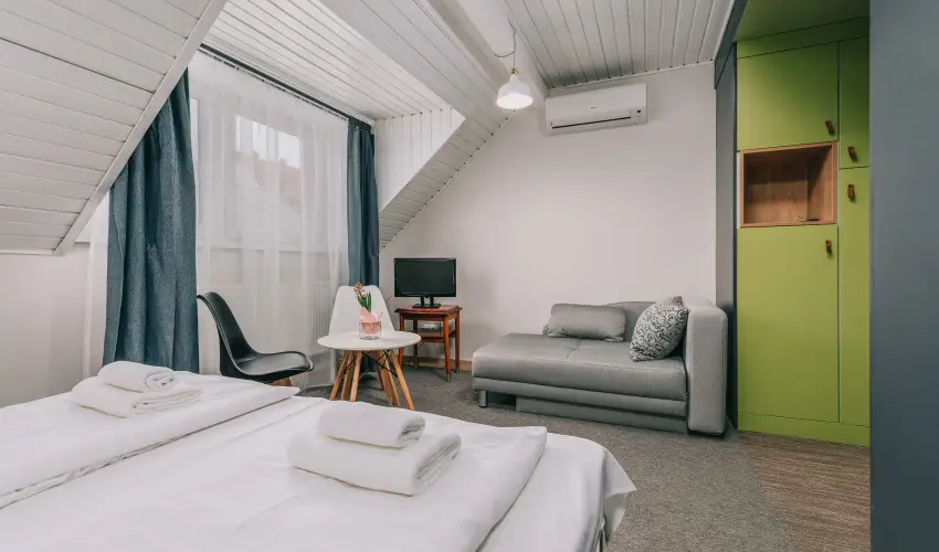 Borbartok Panzi Badacsonytomaj - Pnksd (min. 2 j)