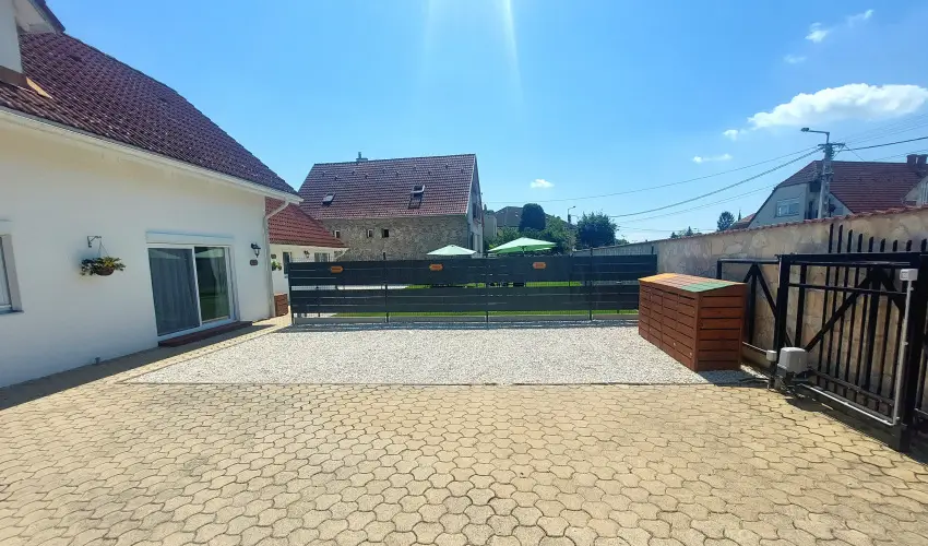 Bk City Apartments Bk, Bkfrd - Pnksd