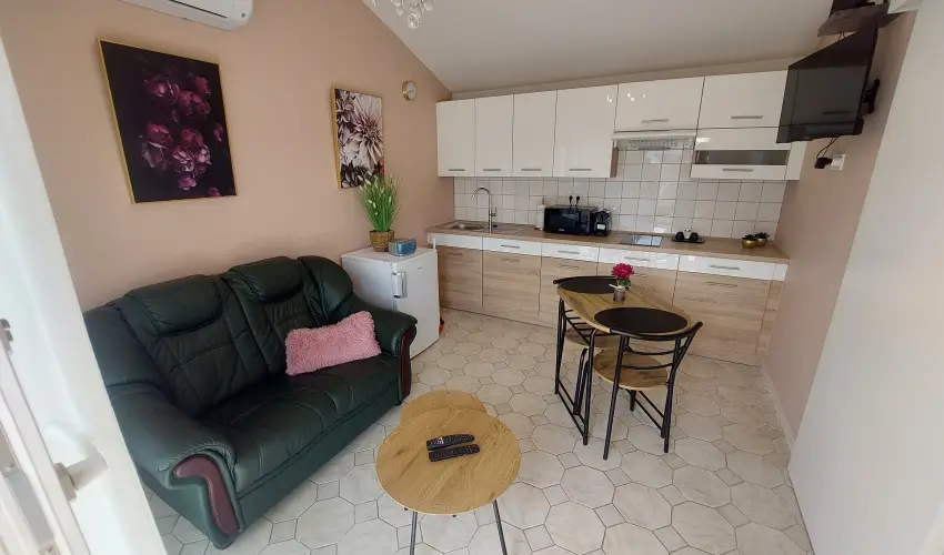 Bk City Apartments Bk, Bkfrd - Pnksd