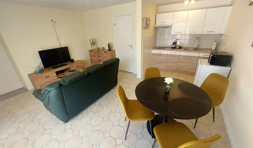 Bk City Apartments Bk, Bkfrd - Pnksd