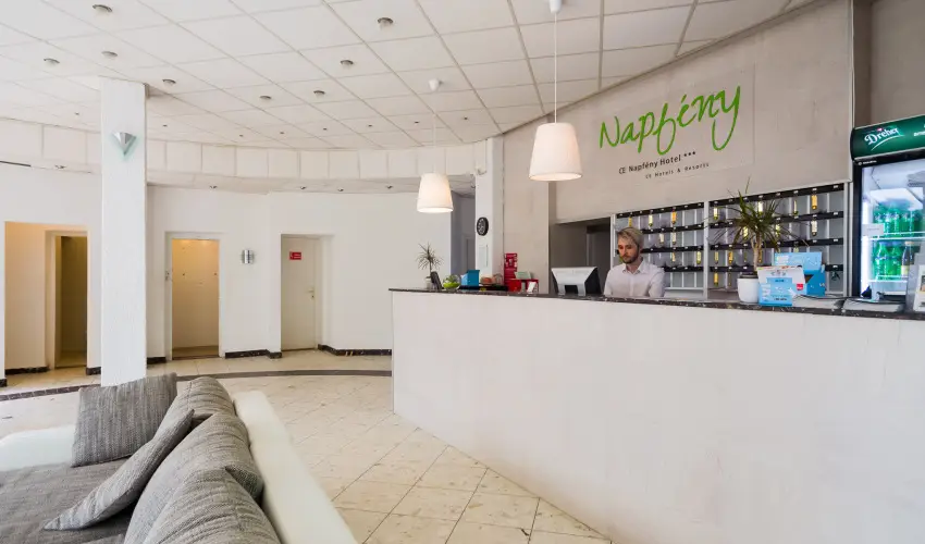 CE Napfny Hotel  Sifok - Pnksd