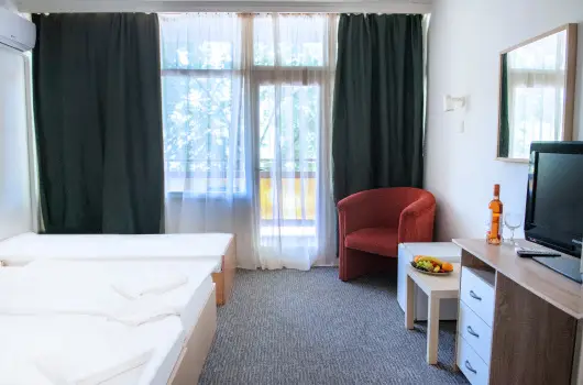 CE Napfny Hotel - Pnksd