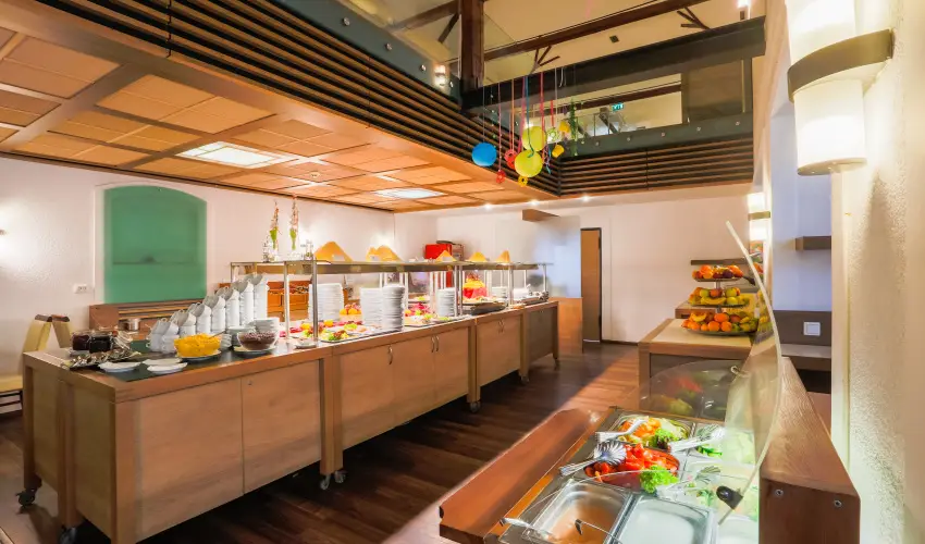 CE Plaza Hotel Si�fok - P�nk�sdi hossz� h�tv�ge Dollyval (min. 3 �j)