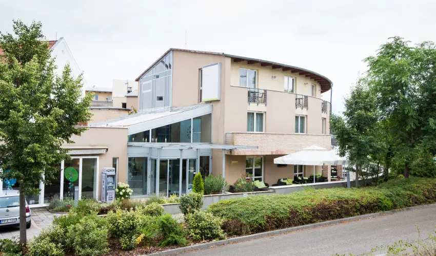 CE Plaza Hotel Si�fok - P�nk�sdi hossz� h�tv�ge Dollyval (min. 3 �j)