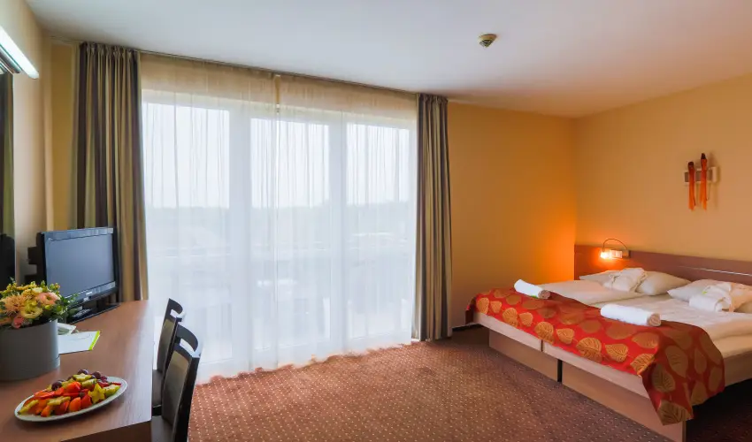 CE Plaza Hotel Si�fok - P�nk�sdi hossz� h�tv�ge Dollyval (min. 3 �j)