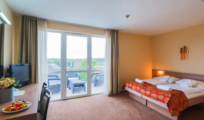 CE Plaza Hotel Si�fok - P�nk�sdi hossz� h�tv�ge Dollyval (min. 3 �j)