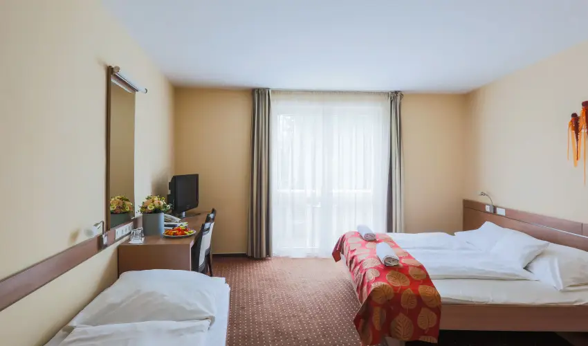 CE Plaza Hotel Si�fok - P�nk�sdi hossz� h�tv�ge Dollyval (min. 3 �j)