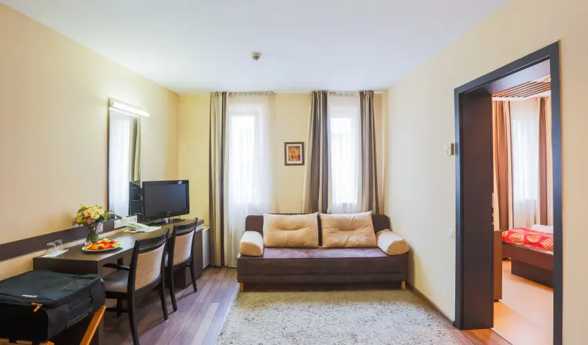 CE Plaza Hotel Si�fok - P�nk�sdi hossz� h�tv�ge Dollyval (min. 3 �j)