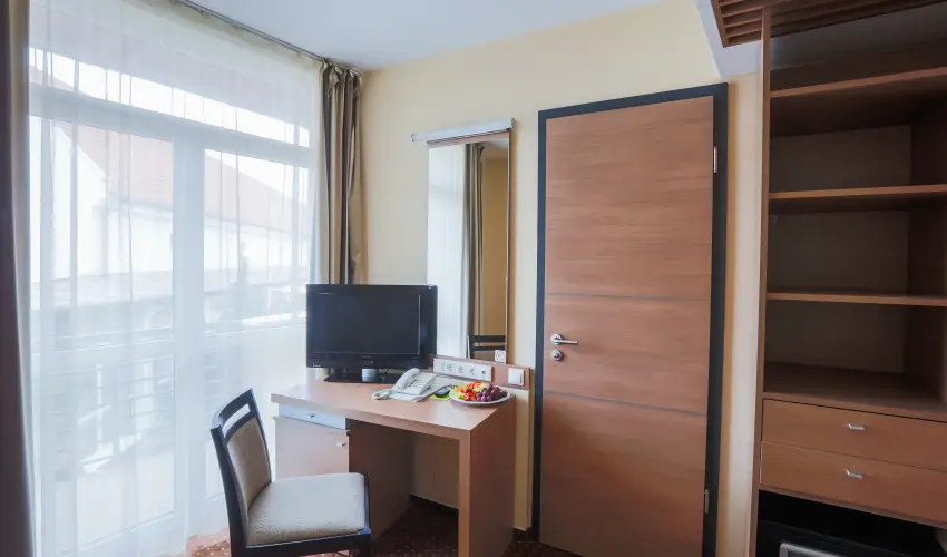 CE Plaza Hotel Si�fok - P�nk�sdi hossz� h�tv�ge Dollyval (min. 3 �j)