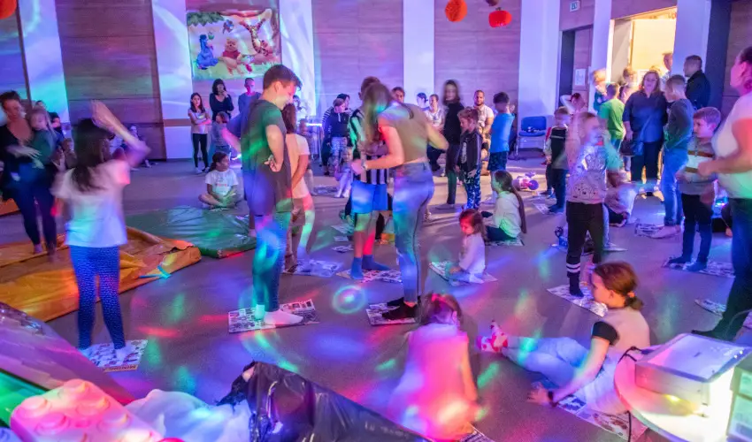 CE Plaza Hotel Si�fok - P�nk�sdi hossz� h�tv�ge Dollyval (min. 3 �j)