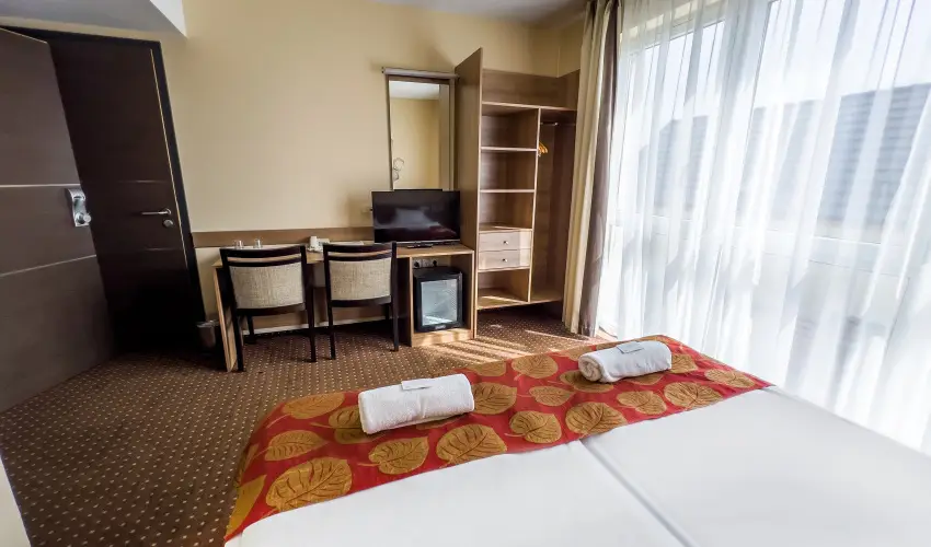 CE Plaza Hotel Si�fok - P�nk�sdi hossz� h�tv�ge Dollyval (min. 3 �j)