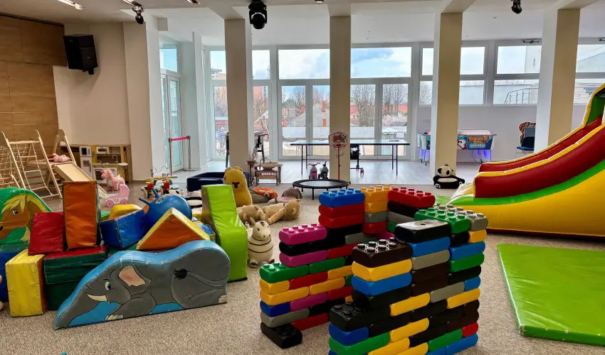 CE Plaza Hotel Si�fok - P�nk�sdi hossz� h�tv�ge Dollyval (min. 3 �j)