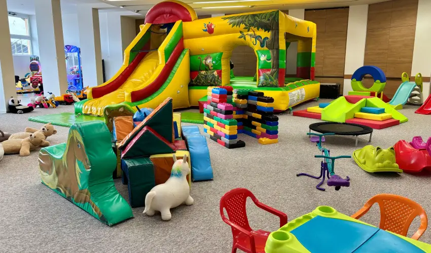 CE Plaza Hotel Si�fok - P�nk�sdi hossz� h�tv�ge Dollyval (min. 3 �j)