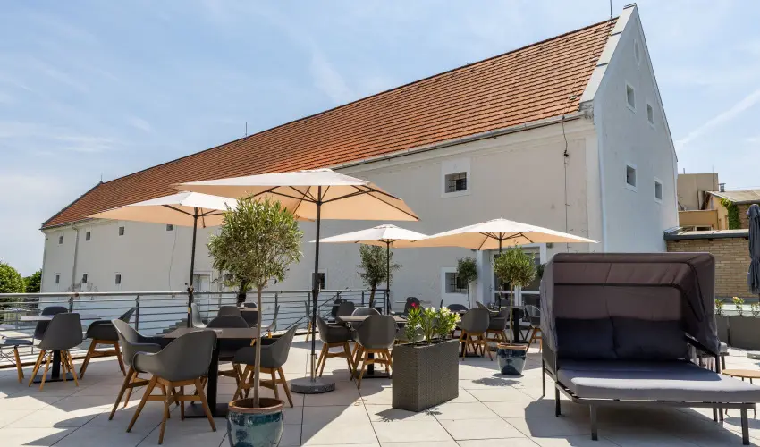 CE Plaza Hotel Si�fok - P�nk�sdi hossz� h�tv�ge Dollyval (min. 3 �j)