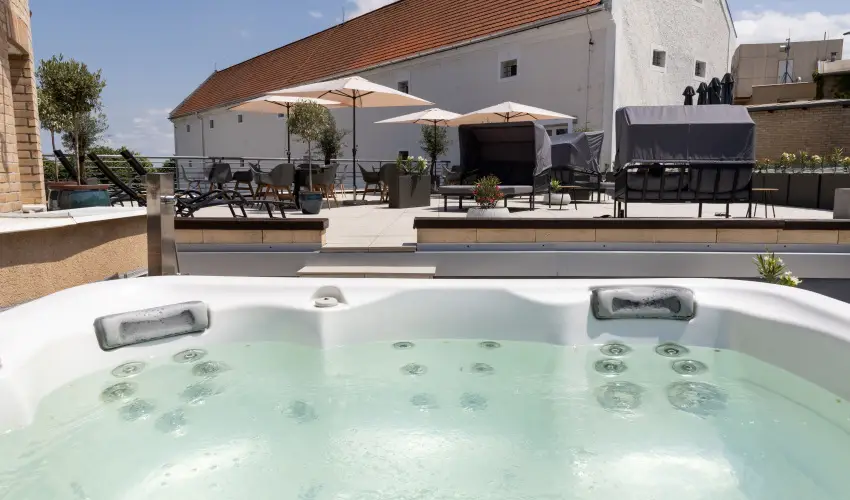 CE Plaza Hotel Si�fok - P�nk�sdi hossz� h�tv�ge Dollyval (min. 3 �j)