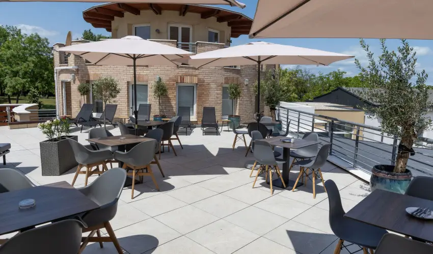 CE Plaza Hotel Si�fok - P�nk�sdi hossz� h�tv�ge Dollyval (min. 3 �j)