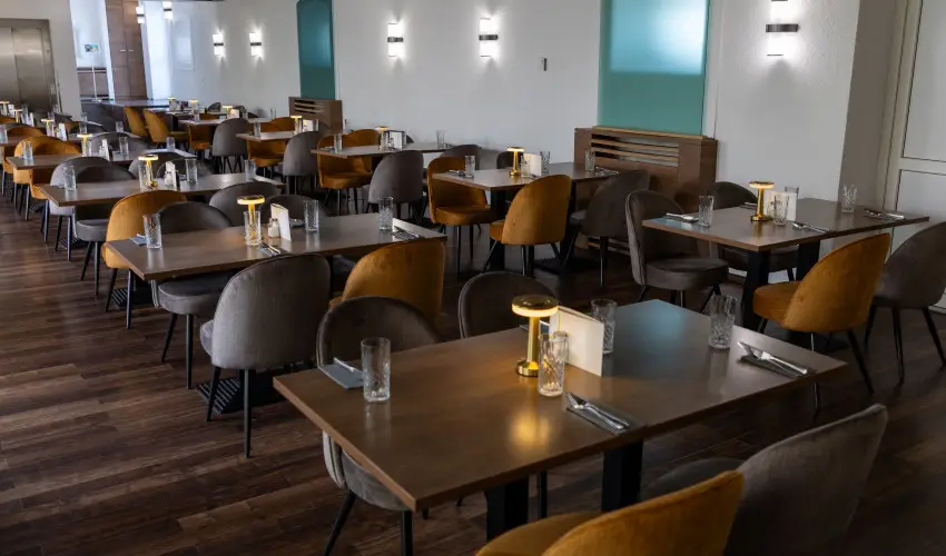 CE Plaza Hotel Si�fok - P�nk�sdi hossz� h�tv�ge Dollyval (min. 3 �j)