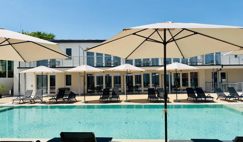 CE Plaza Hotel Si�fok - P�nk�sdi hossz� h�tv�ge Dollyval (min. 3 �j)