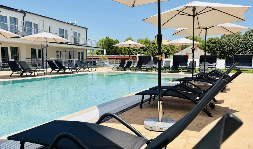 CE Plaza Hotel Si�fok - P�nk�sdi hossz� h�tv�ge Dollyval (min. 3 �j)