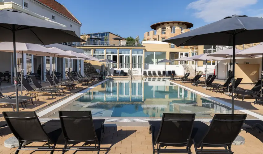 CE Plaza Hotel Si�fok - P�nk�sdi hossz� h�tv�ge Dollyval (min. 3 �j)