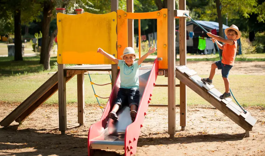 Cegl�df�rd� Apartmanpark �s Kemping Cegl�d - P�nk�sd (min. 2 �j)