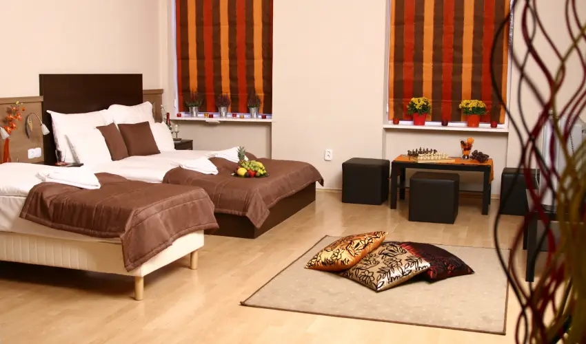 Central Hotel 21 Budapest - Pnksd - teljes elrefizetssel