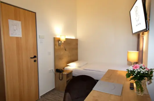 City Hotel Ring - Pnksd (min. 3 j)