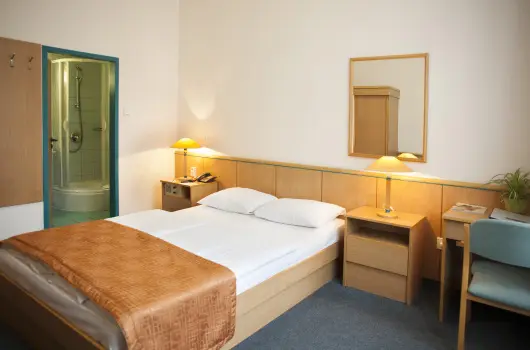 City Hotel Mtys - Pnksd (min. 3 j)