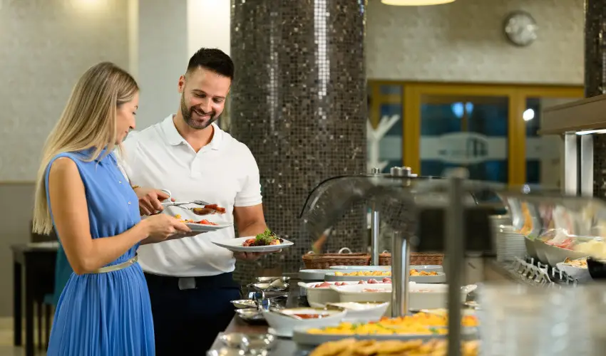 Colosseum Wellness Hotel M�rahalom - P�nk�sd - teljes el�refizet�ssel (min. 3 �j)