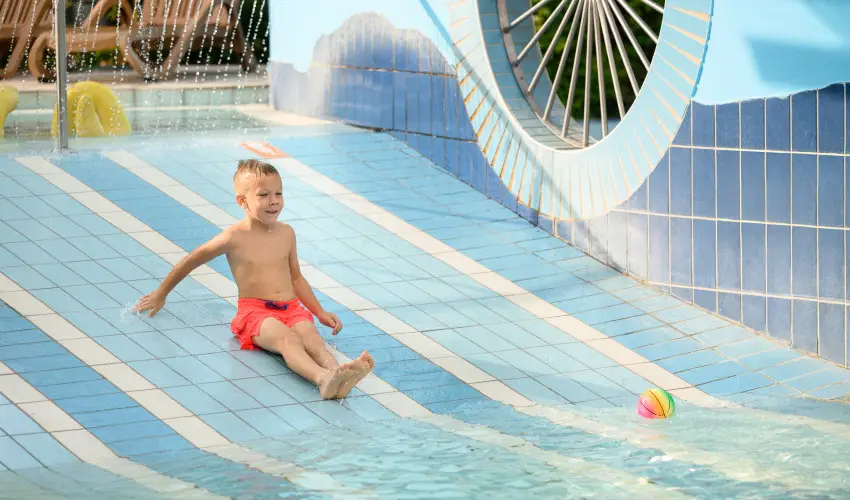 Colosseum Wellness Hotel M�rahalom - P�nk�sd - teljes el�refizet�ssel (min. 3 �j)