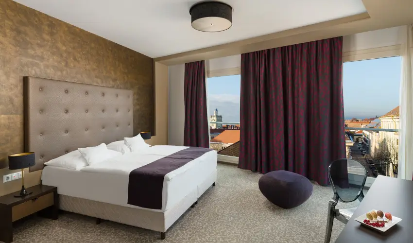 Corso Hotel Pcs Pcs - Pnksd 