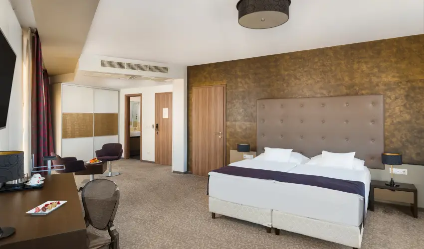 Corso Hotel Pcs Pcs - Pnksd 