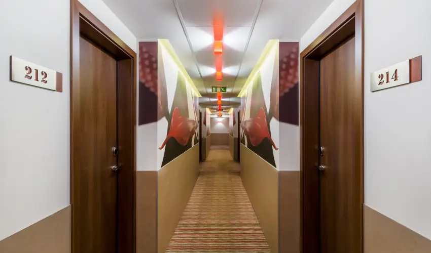 Corso Hotel Pcs Pcs - Pnksd 