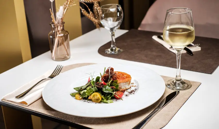 Corso Hotel Pcs Pcs - Pnksd 