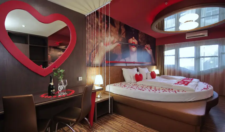 Corvin Hotel Gyula - Pnksd (min. 3 j)