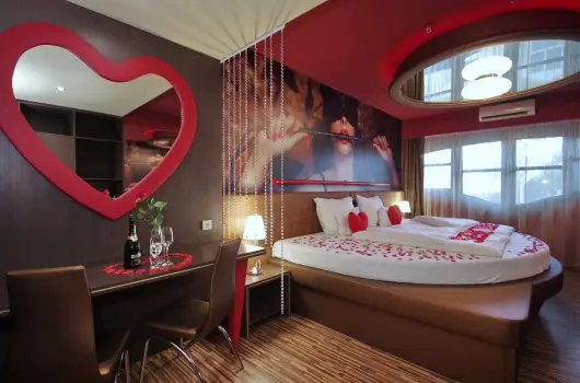 Corvin Hotel - Pnksd (min. 3 j)