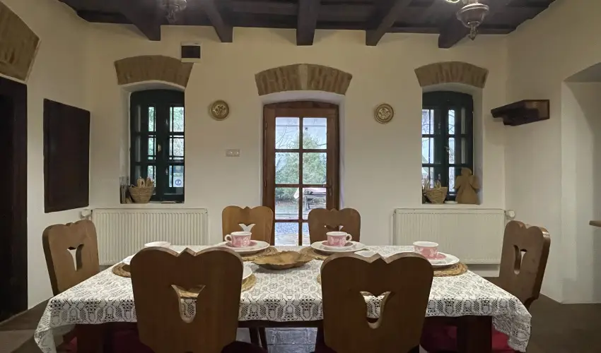 Czirka Vendghz Tolcsva - Pnksd (min. 2 j)